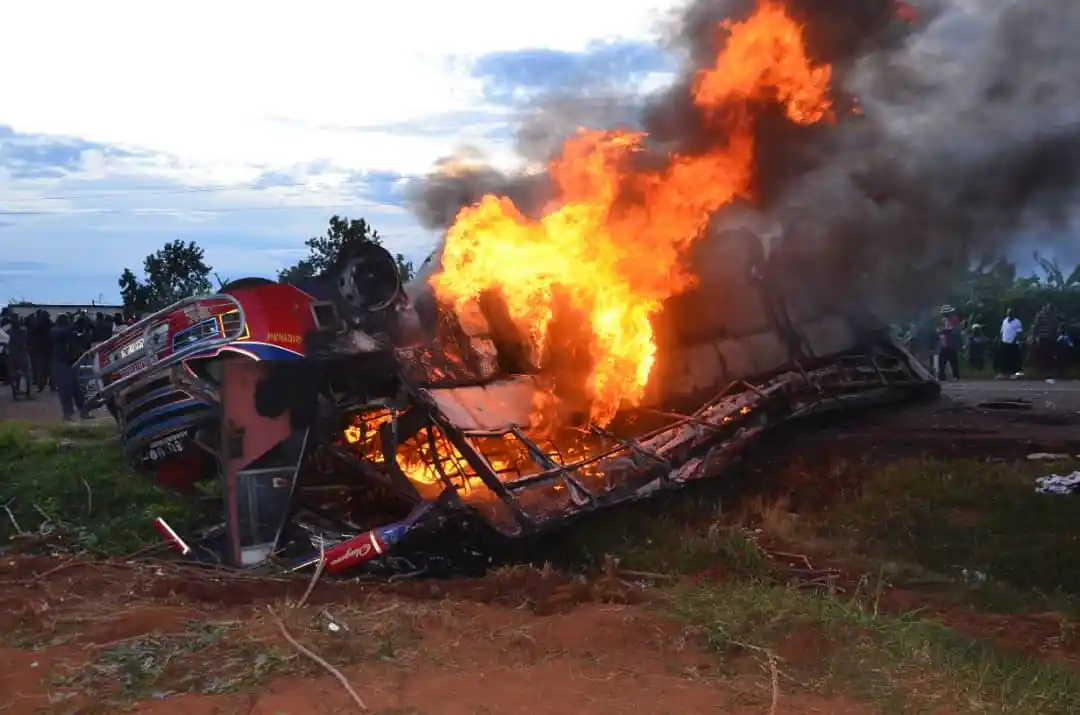 A tragic accident involving a YY Coaches bus has claimed several lives after the vehicle overturned and caught fire along the Nyenga-Kisoga stretch of the Kampala–Jinja Highway in Buikwe District.